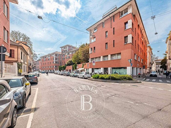 Appartamento trilocale in affitto in Piazza San Marco, Turati, Milano