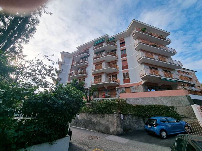 Appartamento quadrilocale in affitto in Albaro, Genova