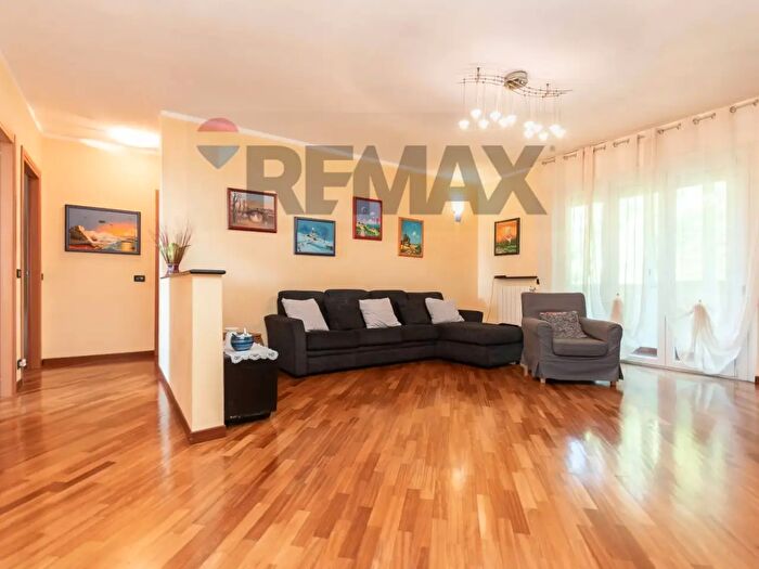Appartamento con 6 locali in vendita in Via Hector Berlioz, Genova