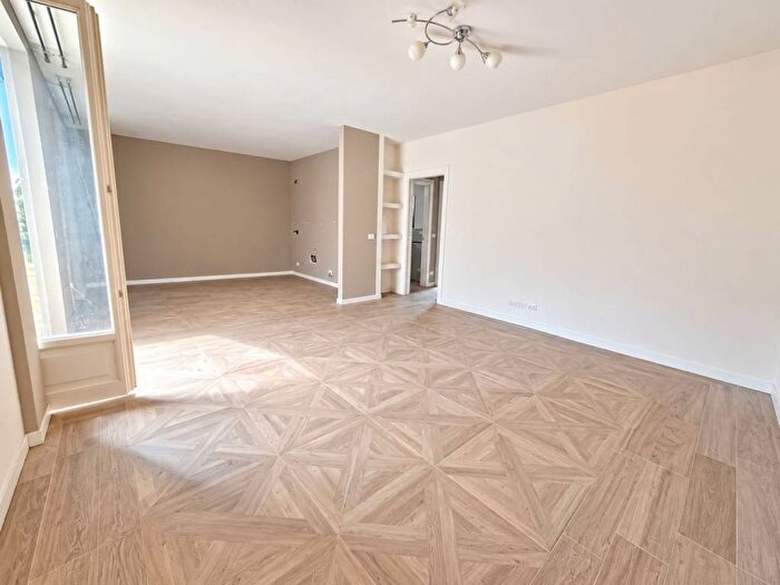 Appartamento trilocale in affitto in Via Giovanni XXIII, Canelli