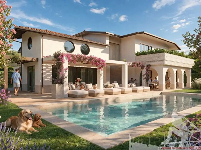 Casa con 11 locali in vendita in Forte Dei Marmi