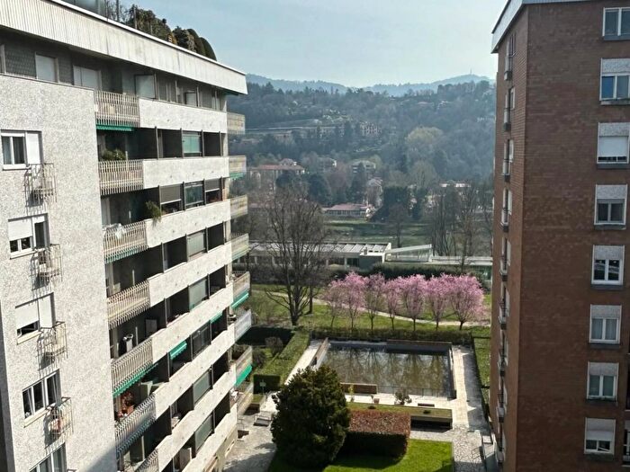 Appartamento con 5 locali in affitto in Via Ventimiglia, Torino