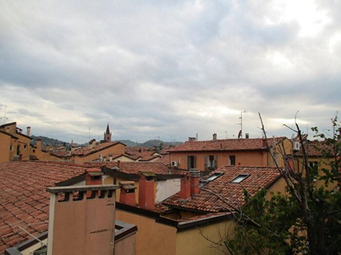 Appartamento trilocale in affitto in Via San Vitale, San Vitale, Bologna