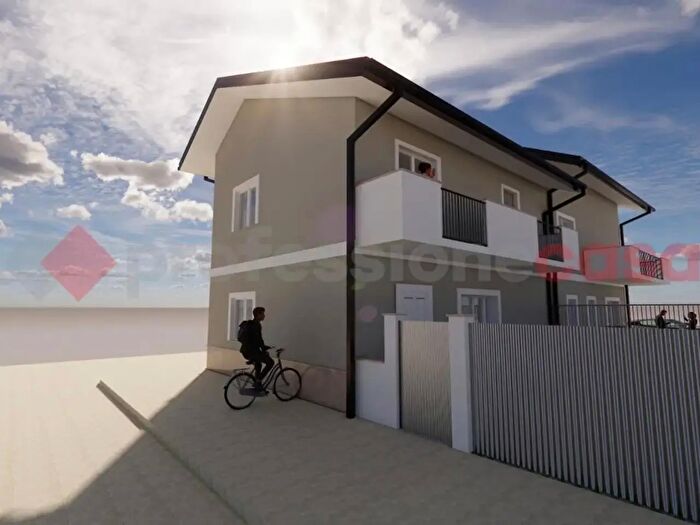 Casa con 5 locali in vendita in Via Francia, Avezzano