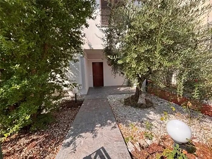 Casa con 6 locali in vendita in Lastra A Signa