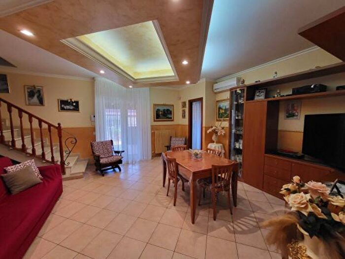 Appartamento con 6 locali in vendita in Andria