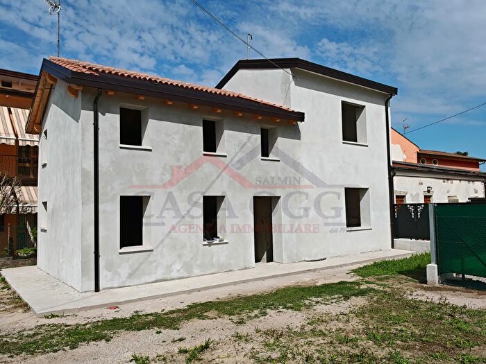 Casa quadrilocale in vendita in Abano Terme