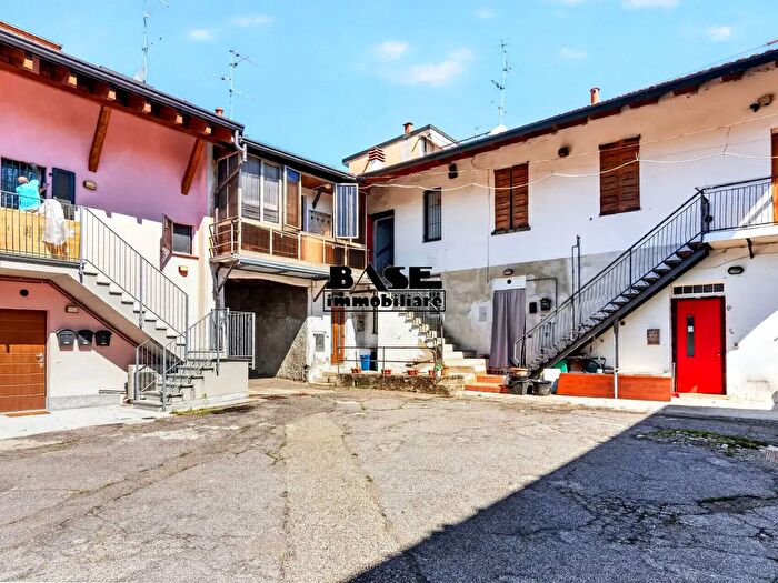 Casa quadrilocale in vendita in Contrada Grande, Casnate Con Bernate