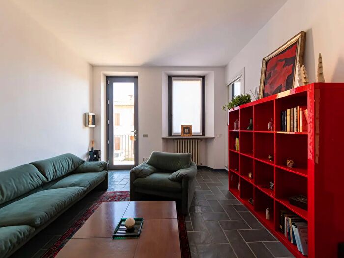 Appartamento con 6 locali in vendita in Corso Martiri Patrioti, Castano Primo