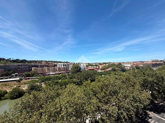 Appartamento trilocale in vendita in Via Rubattino, Roma