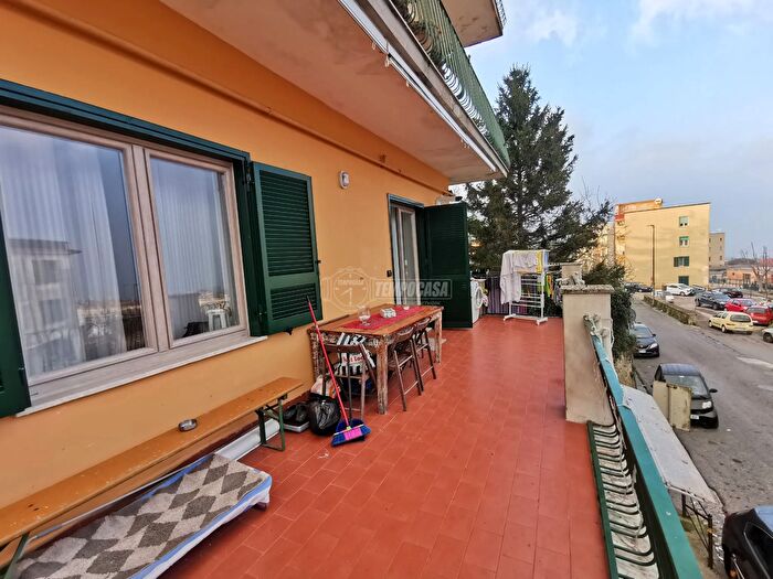 Appartamento trilocale in vendita in Via dellEremo, Napoli