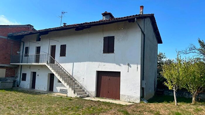 Casa con 6 locali in vendita in Via XX Settembre, Niella Tanaro