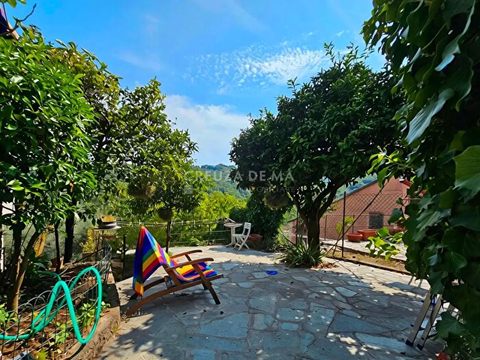 Appartamento quadrilocale in vendita in Via Passalacqua, Rapallo