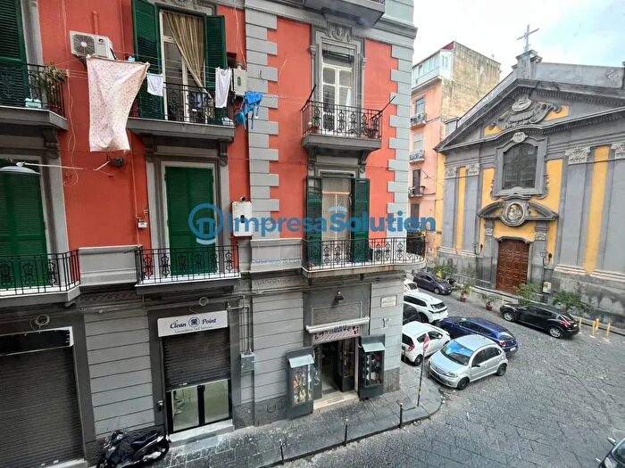 Appartamento con 5 locali in vendita in Corso Umberto I, Napoli