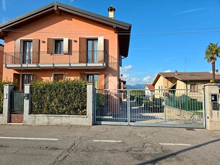 Casa quadrilocale in vendita in Corso S Lorenzo, Pescantina