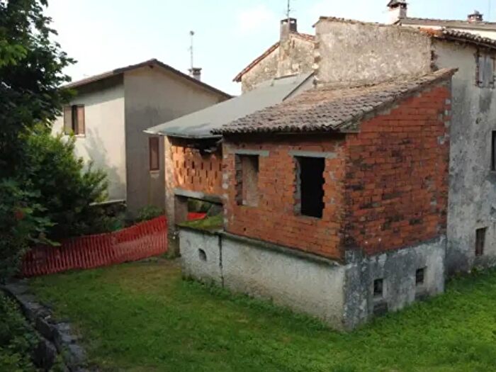 Casa trilocale in vendita in Via Farronati, Romano DEzzelino