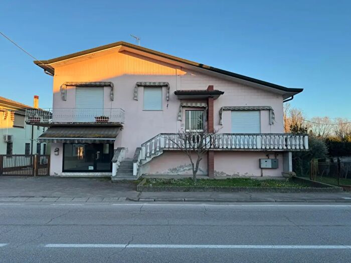 Appartamento in vendita in Via Stradona Snc, Merlara