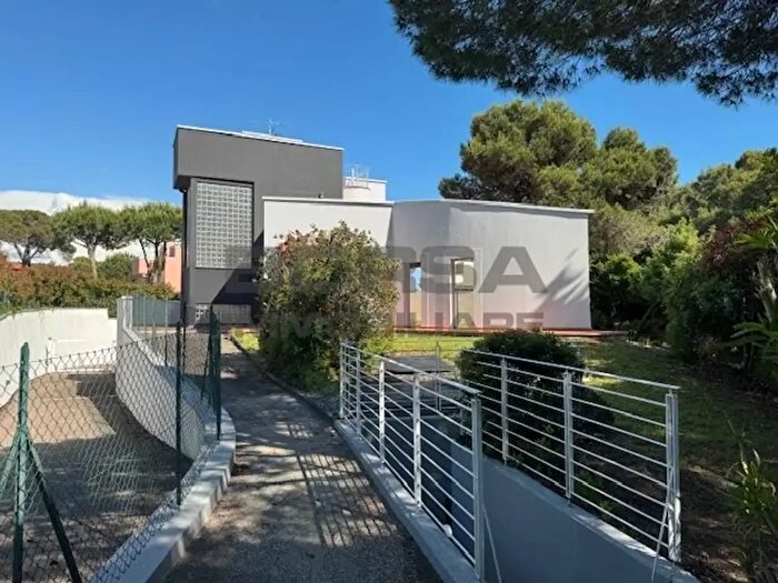 Casa con 12 locali in vendita in Via del Vaiolo, Rosignano Marittimo