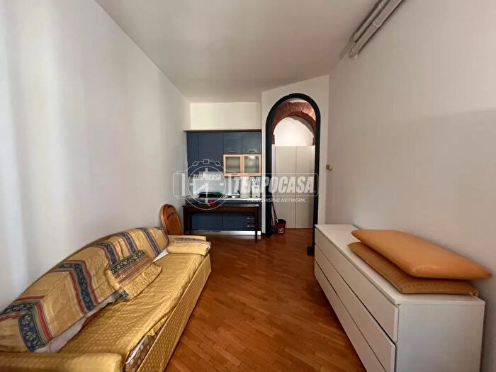 Appartamento monolocale in affitto in Via Tonale, Milano