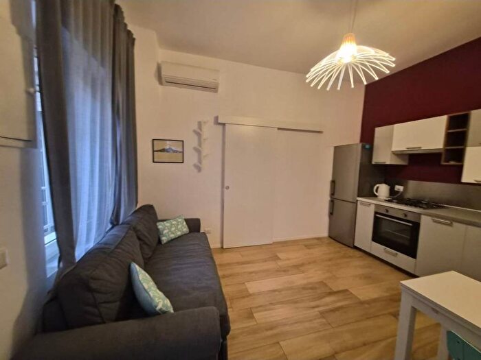 Appartamento bilocale in affitto in Via dei Tribunali, Tribunali, Napoli