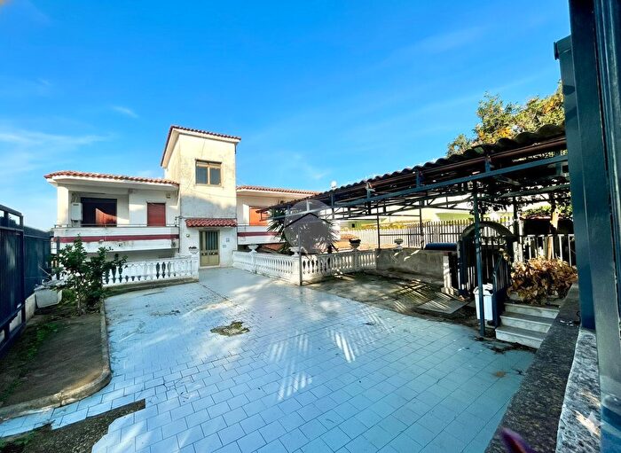 Appartamento con 5 locali in vendita in Via Montenuovo Licola Patria, Pozzuoli