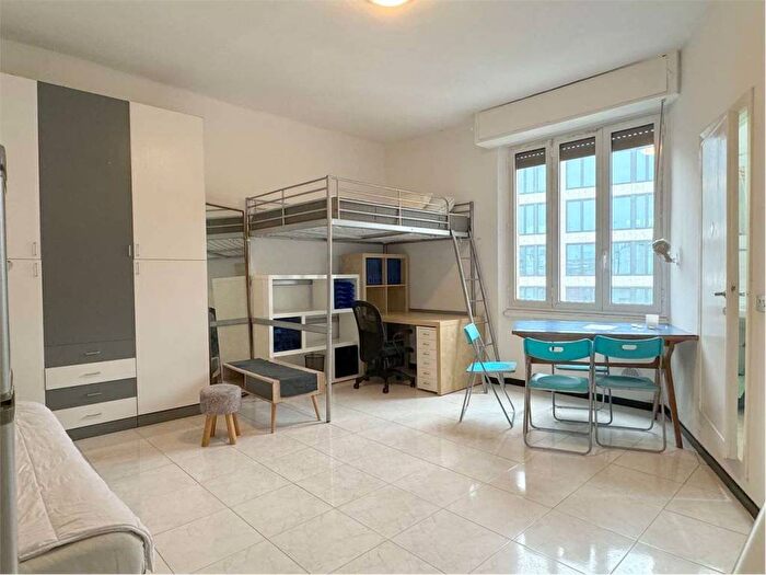 Appartamento monolocale in affitto in Via Rosolino Pilo, Porta Venezia, Milano