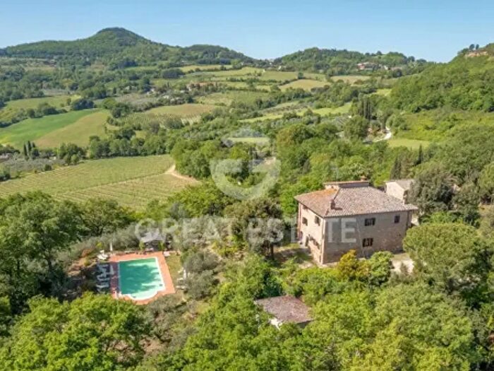 Casa con 6 locali in vendita in Via di Collazzi, Montepulciano