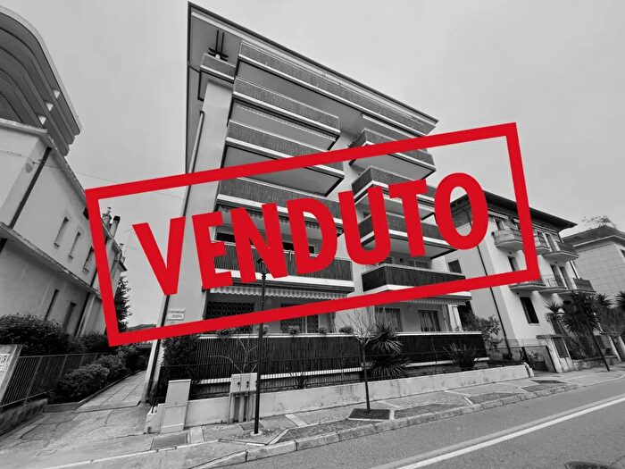 Appartamento bilocale in vendita in Via Giosuè Carducci, Grado