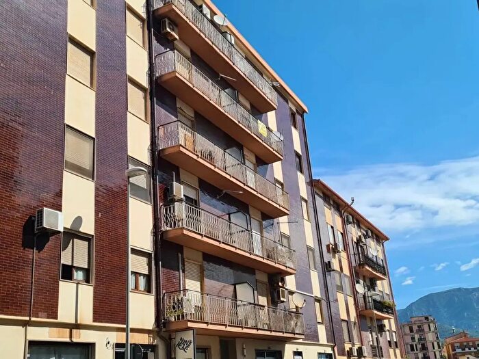 Appartamento con 8 locali in vendita in Iglesias