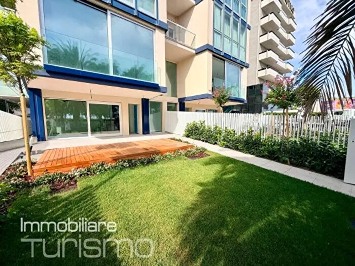 Appartamento con 5 locali in vendita in Via Milano, Riccione