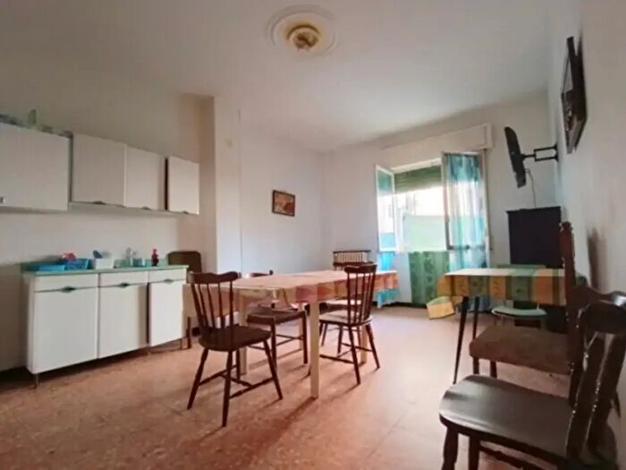 Appartamento con 5 locali in vendita in Via Scarincio, Imperia