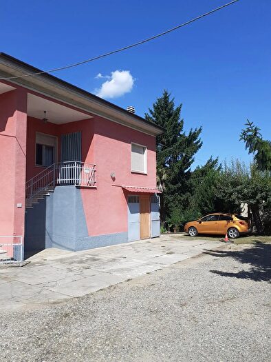 Casa con 5 locali in vendita in Nizza Monferrato