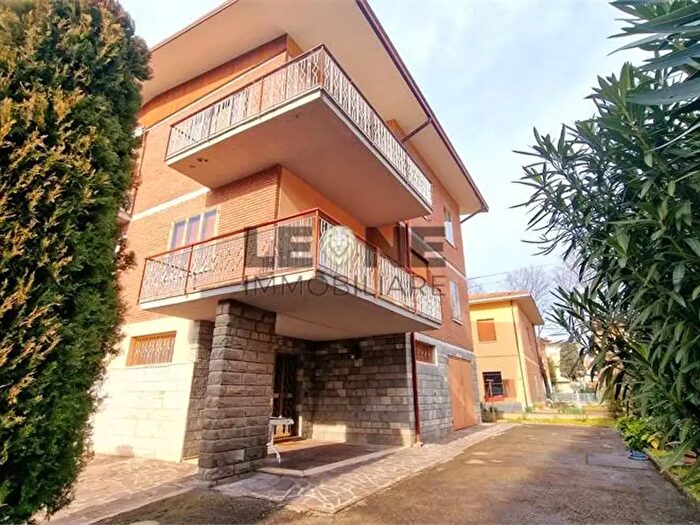 Casa con 7 locali in vendita in Marano sul Panaro, Marano Sul Panaro