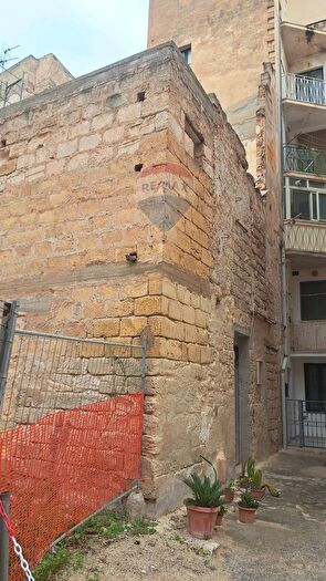Casa con 10 locali in vendita in Vicolo Folle, Trapani