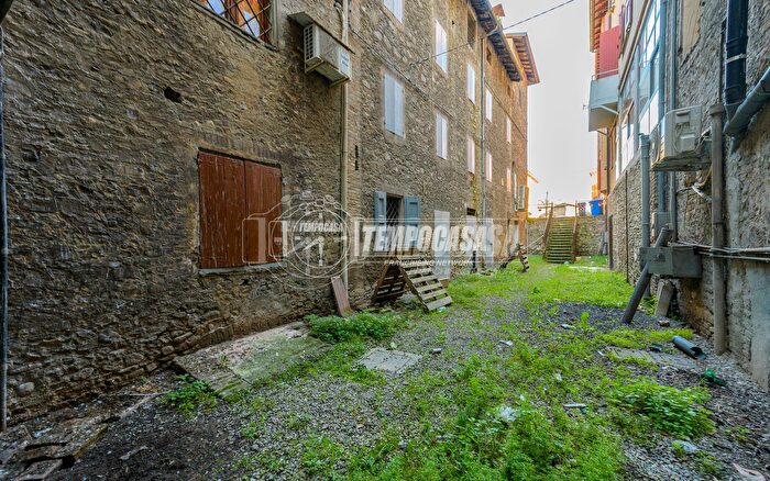 Casa con 5 locali in vendita in Via Fontana, Vignola