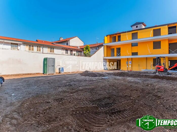 Case in Vendita e in Affitto - 3