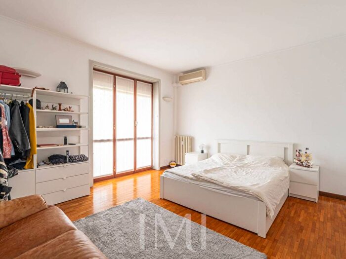 Appartamento trilocale in affitto in Via Antonio Lecchi, Navigli Darsena, Milano