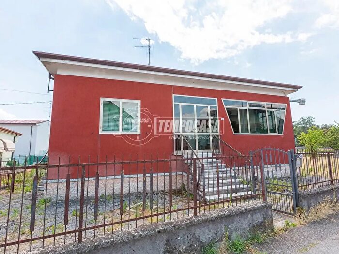 Appartamento con 5 locali in vendita in Via Antonio Cantore, San Giovanni Lupatoto