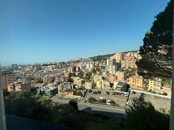 Appartamento quadrilocale in vendita in Via Paolo Magretti, Genova