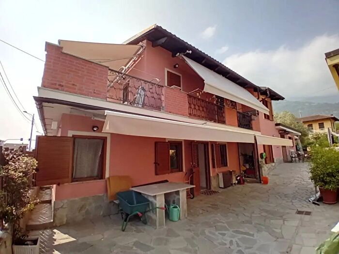 Casa quadrilocale in vendita in Frazione Vernetto, Chianocco