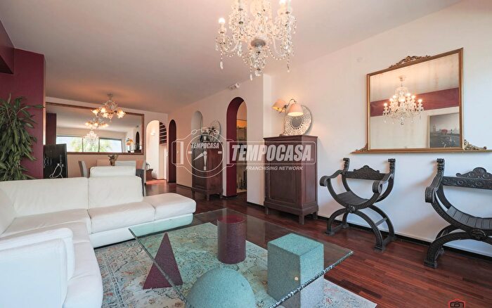 Appartamento con 5 locali in vendita in Viale Gramsci, Riccione