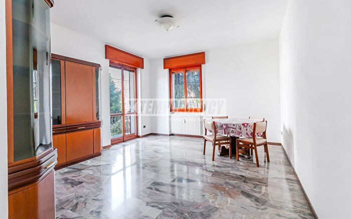 Appartamento trilocale in vendita in Via Gabriele dAnnunzio, Cormano