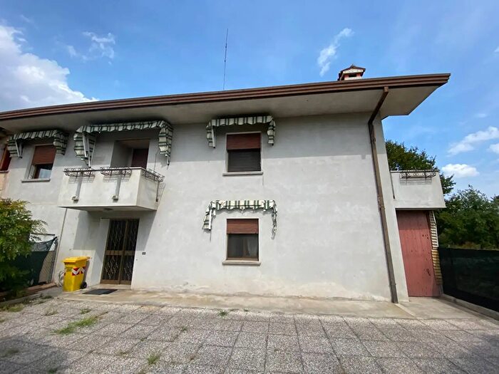 Casa con 8 locali in vendita in Via Resel, Godega Di Sant'Urbano