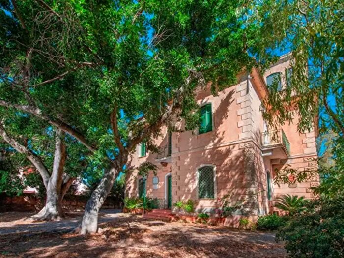 Casa con 6 locali in vendita in Villa San Pietro
