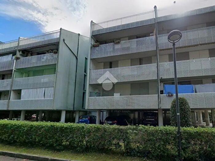 Appartamento trilocale in vendita in Viale dell Ariete, Grado