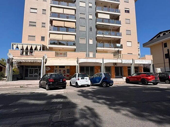 Appartamento quadrilocale in vendita in Via Popilia n, Cosenza