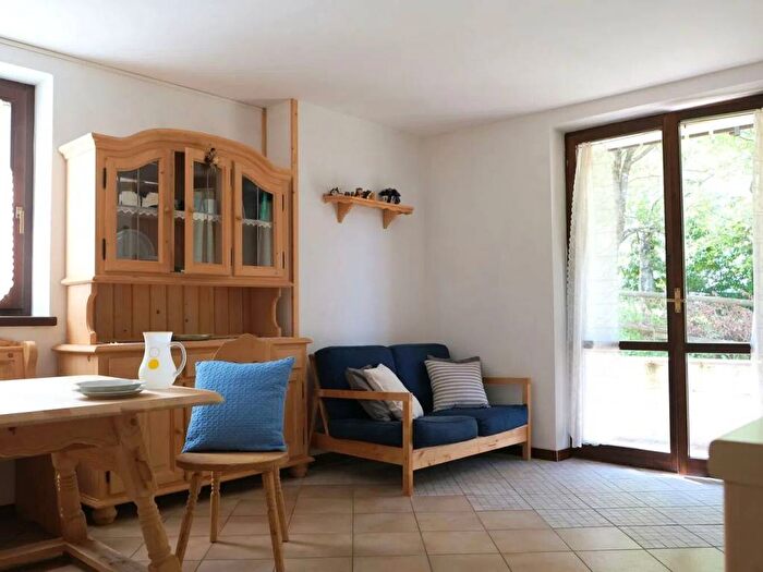 Appartamento trilocale in affitto in Via Ai Dossi No Number, Fai della Paganella