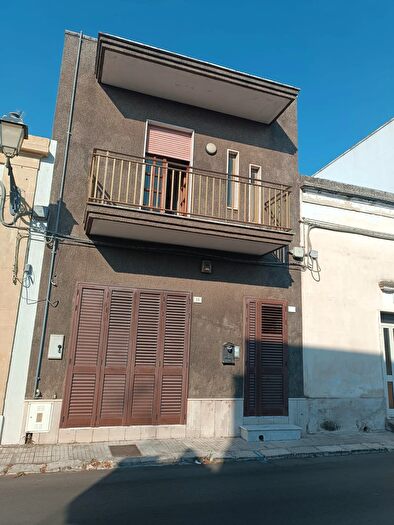 Casa con 8 locali in vendita in Via Vernole, Vernole