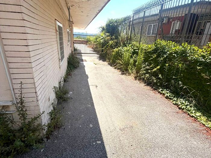 Appartamento trilocale in affitto in Via San Gennaro Agnano, Pozzuoli Alta, Pozzuoli