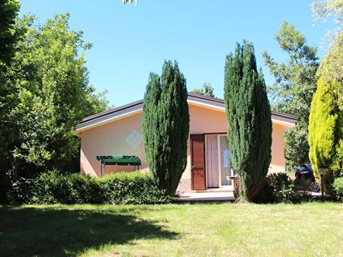 Casa quadrilocale in affitto in Via Provinciale, San Roberto